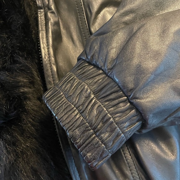 Cropped Black Leather Bomber Jacket w/ FULL Removable Fur Lining – Made in Korea - Picture 11 of 11